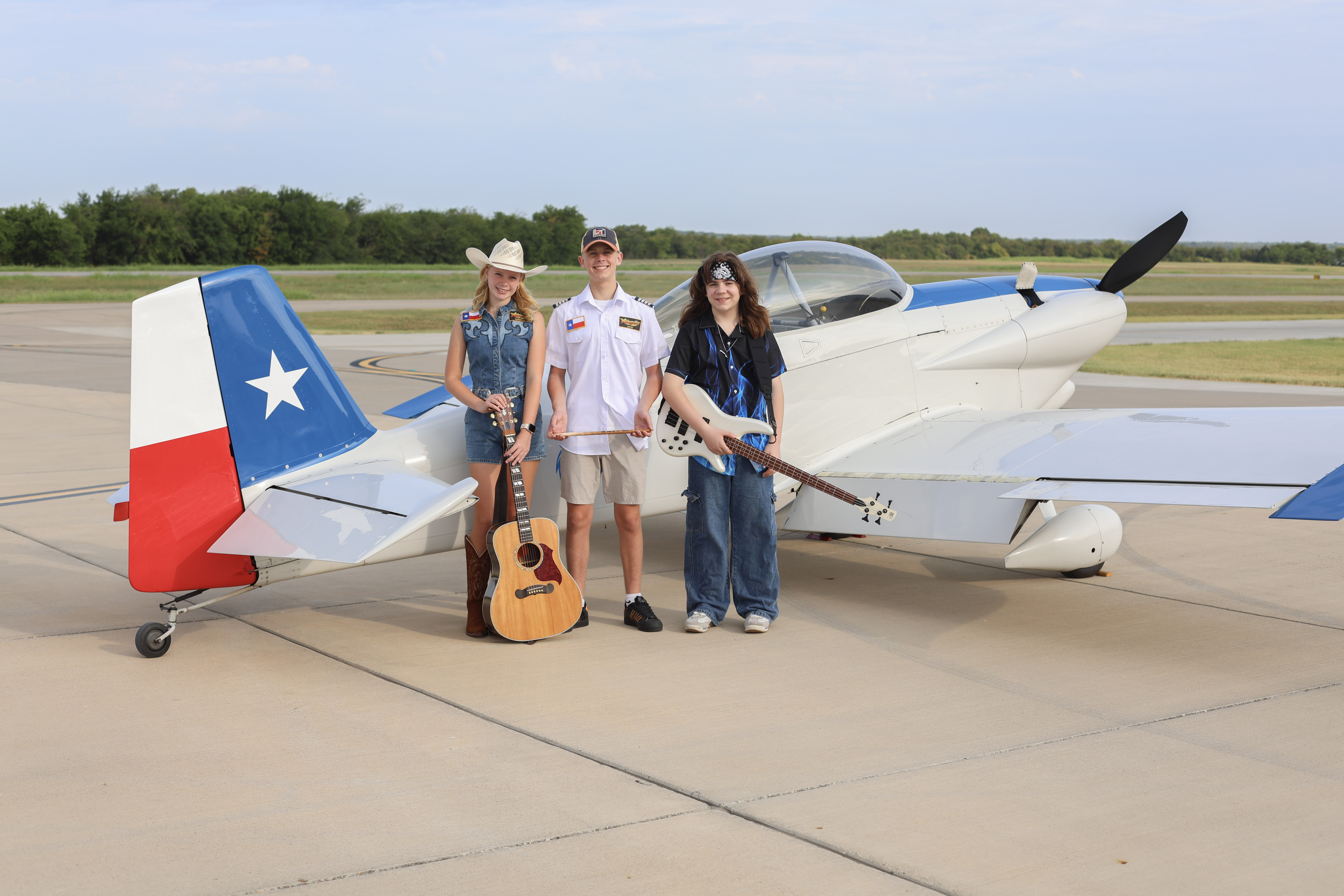 Airbourne Tex – full band at Airplanes & Coffee