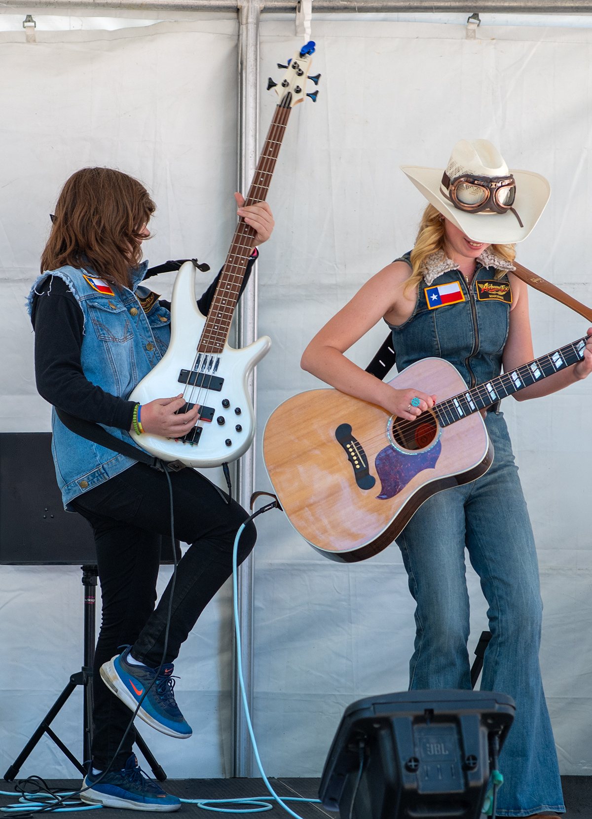 Airbourne Tex – Jaxton and singer